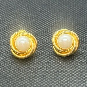 Vintage 1980s Faux Pearl Earrings